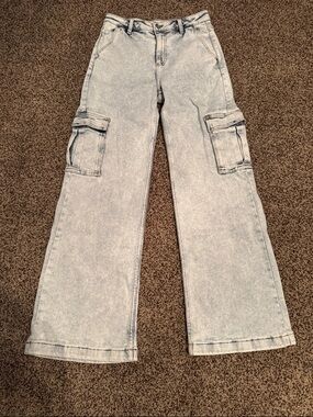 Like New Risen Light Wash Cargo Denim Jeans